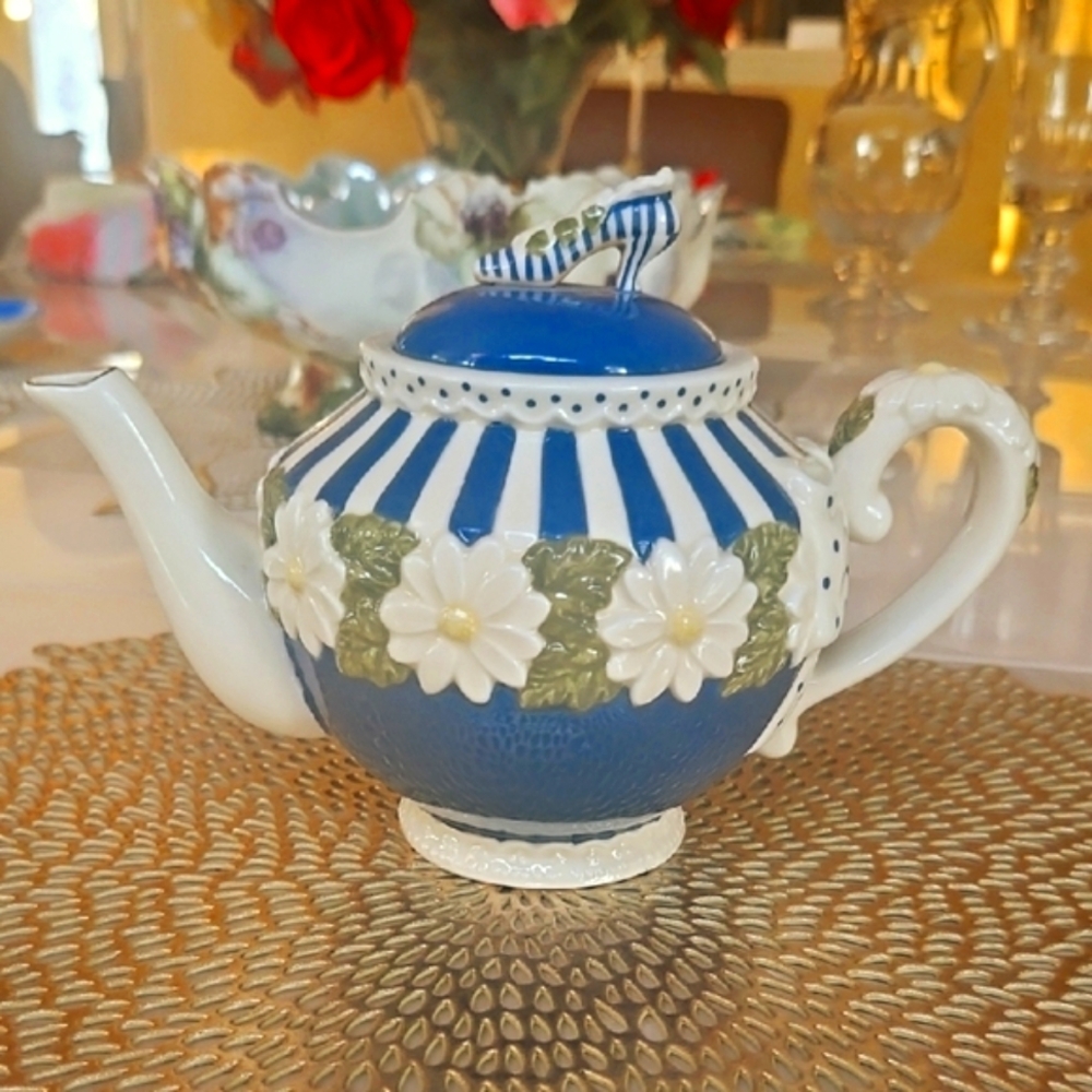 Teapot Collectable By Sandys Closet # 18213 Suzette Mini Teapot Blue Shoe 2001